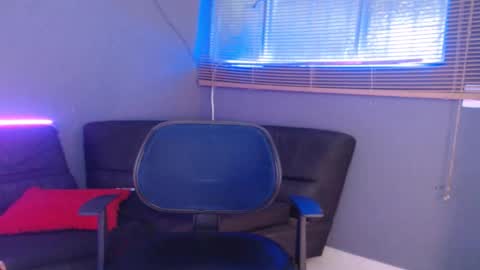 Snapshot of kenny__hot chatting on 11/12/25, 05:13 kenny online show from 11/12/25, 05:13