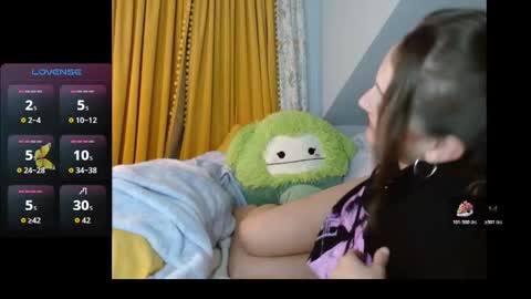 Snapshot of kennyyyxxxx chatting on 10/25/25, 03:36 KennyxXx online show from 10/25/25, 03:36