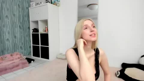 Kenzie online show from 04/16/26, 03:57