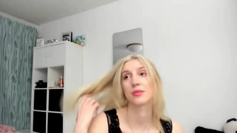 Kenzie online show from 04/20/26, 04:32