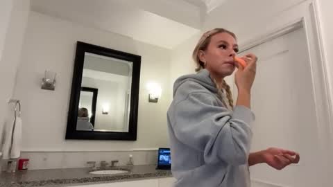 kenziesmithh online show from 01/08/26, 07:05