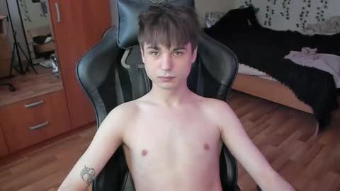 Snapshot of keorinav chatting on 11/24/25, 10:59 Looking for a moderator I PVT IS OPEN online show from 11/24/25, 10:59