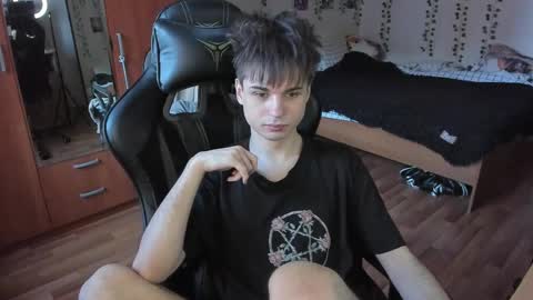 Looking for a moderator I PVT IS OPEN online show from 04/01/26, 02:25