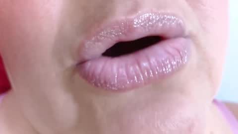 Snapshot of kerly_doll chatting on 04/25/26, 01:36 K E R L Y online show from 04/25/26, 01:36