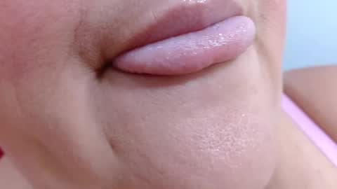 Snapshot of kerly_doll chatting on 04/25/26, 01:41 K E R L Y online show from 04/25/26, 01:41