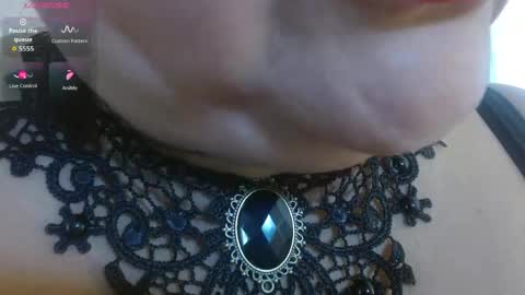 Snapshot of kerly_doll chatting on 05/07/26, 01:49 K E R L Y online show from 05/07/26, 01:49