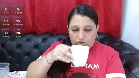 Snapshot of kerly_doll chatting on 06/22/26, 01:19 K E R L Y online show from 06/22/26, 01:19