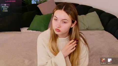 Snapshot of kerry_mell chatting on 04/20/26, 12:08 kerry_mell online show from 04/20/26, 12:08