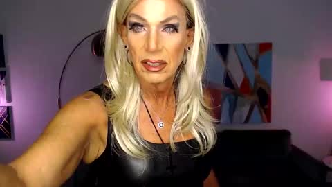 Snapshot of kerrytmilf chatting on 11/02/25, 10:39 Kerry Wright online show from 11/02/25, 10:39