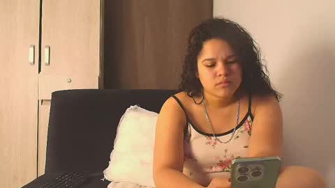 Snapshot of kesha_rosse_ chatting on 05/07/26, 08:52 KESHA online show from 05/07/26, 08:52