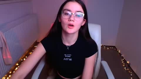 Snapshot of ketrin_pirsss chatting on 01/11/25, 04:38 Ketrin online show from 01/11/25, 04:38