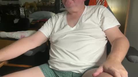 kev92569 online show from 01/04/25, 12:27