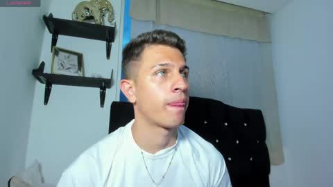 Snapshot of kevin_ahs1 chatting on 06/01/26, 11:17 Kevin Ahs online show from 06/01/26, 11:17