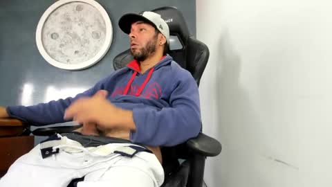 Kevin online show from 02/10/25, 02:26