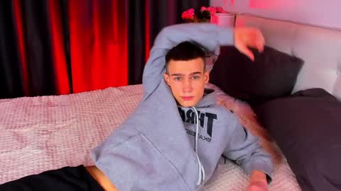 Snapshot of kevin_kess chatting on 02/04/25, 06:49 Ask me online show from 02/04/25, 06:49