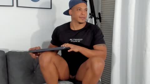 Snapshot of kevin_lance chatting on 12/03/24, 05:31 Kevin Lance online show from 12/03/24, 05:31