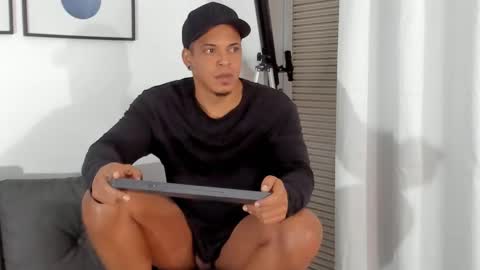 Snapshot of kevin_lance chatting on 02/11/25, 08:26 Kevin Lance online show from 02/11/25, 08:26