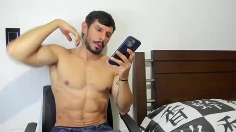 kevin_malone22 online show from 04/13/26, 11:43