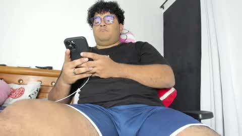 Snapshot of kevinn_ma chatting on 07/26/26, 03:47 KevinM online show from 07/26/26, 03:47