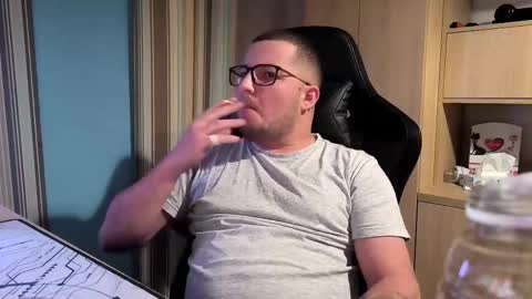 Kevinn online show from 10/17/25, 08:33