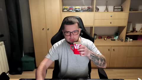 Kevinn online show from 04/03/26, 04:38