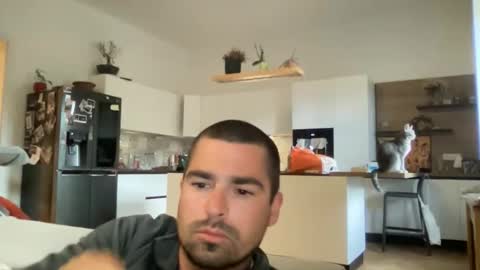 Snapshot of kevinpillobello chatting on 05/14/26, 05:42 kevinpillobello online show from 05/14/26, 05:42