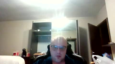 Snapshot of kevintje031987 chatting on 11/30/25, 07:01 kevintje031987 online show from 11/30/25, 07:01