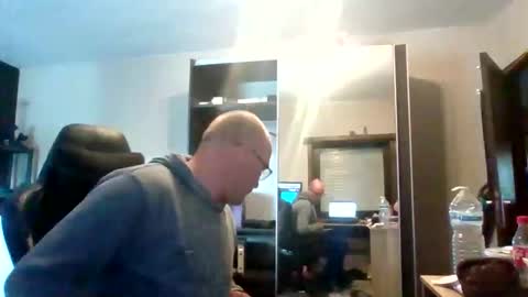 Snapshot of kevintje031987 chatting on 05/18/26, 02:01 kevintje031987 online show from 05/18/26, 02:01