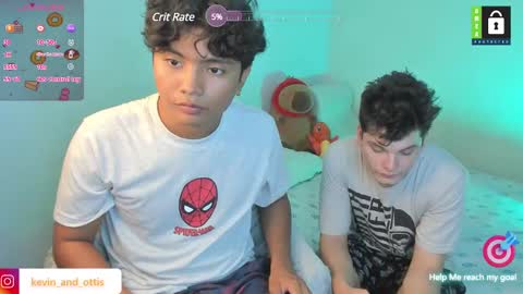 Snapshot of kevinxlvx chatting on 01/15/25, 01:23 kevin and ottis online show from 01/15/25, 01:23
