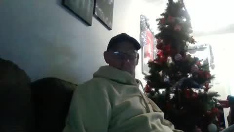 Snapshot of kevlooking4sez chatting on 12/27/24, 08:18 kevlooking4sez online show from 12/27/24, 08:18