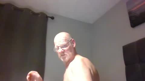 Snapshot of kevlooking4sez chatting on 12/31/24, 03:45 kevlooking4sez online show from 12/31/24, 03:45