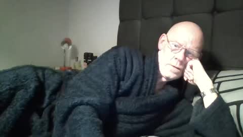 Snapshot of kevlooking4sez chatting on 01/02/25, 11:27 kevlooking4sez online show from 01/02/25, 11:27