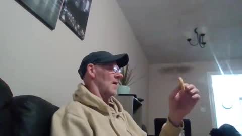 Snapshot of kevlooking4sez chatting on 02/22/25, 07:36 kevlooking4sez online show from 02/22/25, 07:36