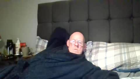 Snapshot of kevlooking4sez chatting on 11/16/25, 01:55 kevlooking4sez online show from 11/16/25, 01:55