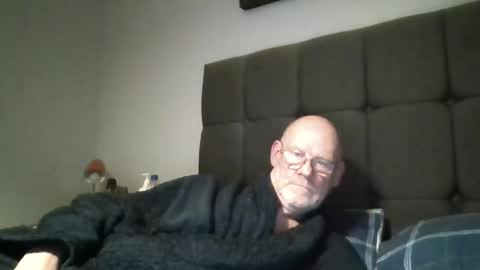 Snapshot of kevlooking4sez chatting on 01/17/26, 12:37 kevlooking4sez online show from 01/17/26, 12:37