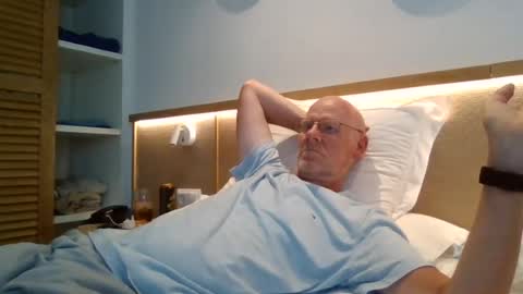kevlooking4sez online show from 08/02/26, 04:05