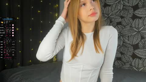 Hi Im Mary Glad to see you in my room  PVT is open online show from 01/19/25, 01:10
