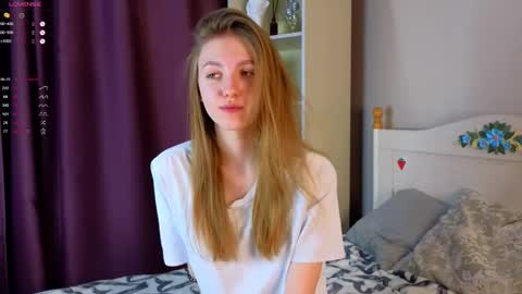 Hi Im Mary Glad to see you in my room  PVT is open online show from 02/26/25, 12:14