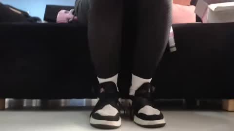     online show from 02/19/25, 05:49