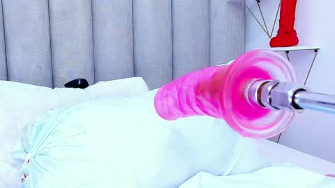 Keylla online show from 12/14/24, 11:12