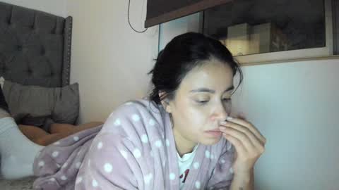 Snapshot of keyn_laurent_ chatting on 02/01/25, 01:55 Laura online show from 02/01/25, 01:55