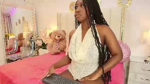 Snapshot of khalimaxwell chatting on 06/18/26, 03:29 khalimaxwell online show from 06/18/26, 03:29
