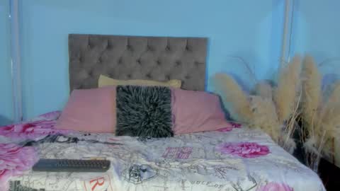 Snapshot of khaterine_hot_1 chatting on 09/13/25, 07:35 Kathe Hot online show from 09/13/25, 07:35
