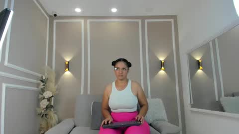 Snapshot of khaterine_hot_1 chatting on 09/26/25, 07:18 Kathe Hot online show from 09/26/25, 07:18