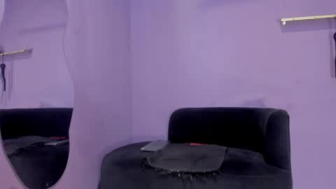 Snapshot of khaterine_hot_1 chatting on 05/05/26, 06:27 Kathe Hot online show from 05/05/26, 06:27