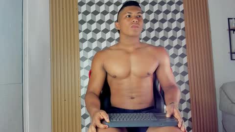 Snapshot of khen_west1 chatting on 02/28/25, 07:46 khen_west1 online show from 02/28/25, 07:46