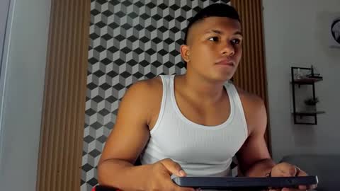 Snapshot of khen_west1 chatting on 03/01/25, 06:32 khen_west1 online show from 03/01/25, 06:32