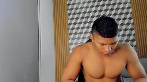 Snapshot of khen_west1 chatting on 03/05/25, 11:49 khen_west1 online show from 03/05/25, 11:49