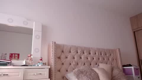 khloe33 online show from 02/22/25, 05:35