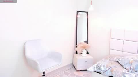Snapshot of khloe_houston chatting on 04/25/26, 01:36 Khloe online show from 04/25/26, 01:36